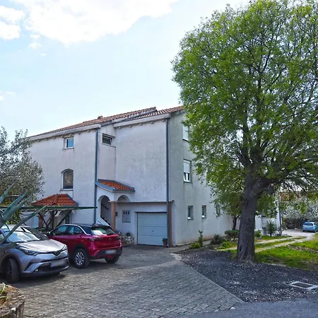 Akustik Sveti Filip i Jakov