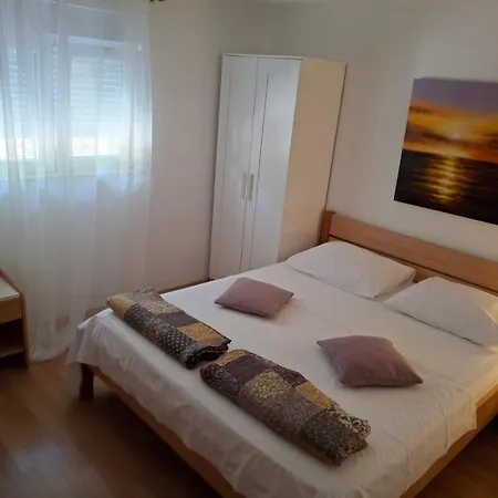 Akustik Sveti Filip i Jakov